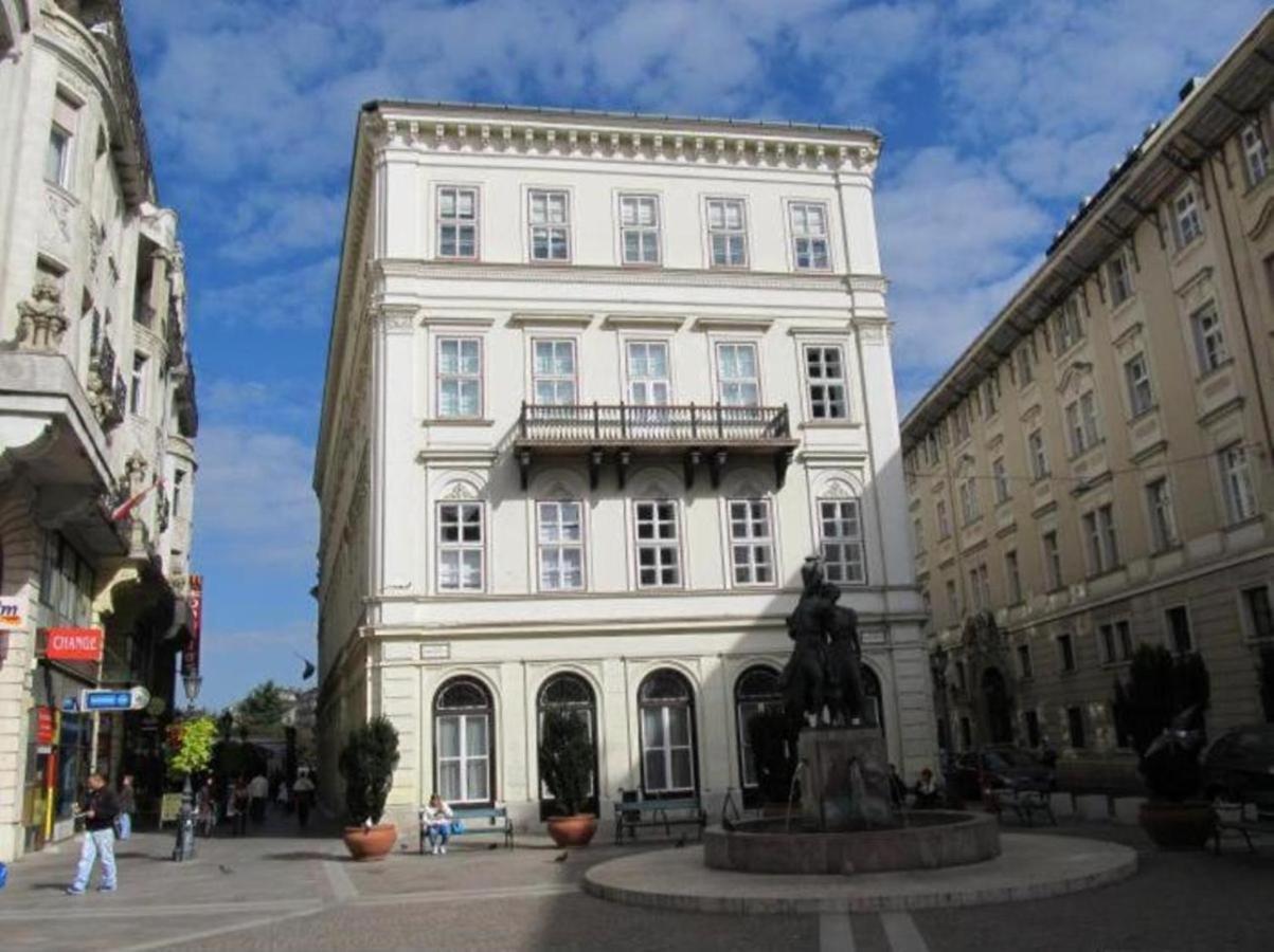 White Ship Apartman Apartment Budapest Bagian luar foto