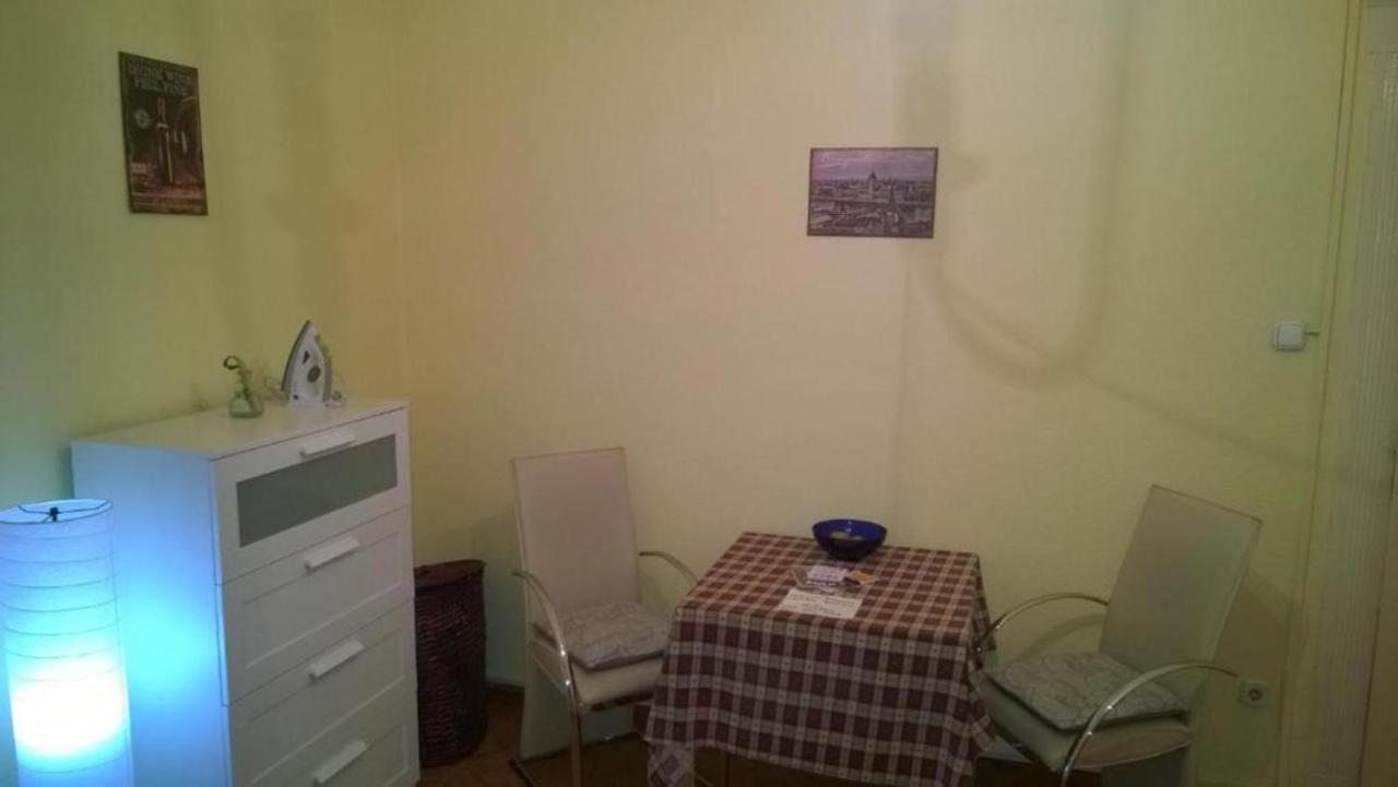 White Ship Apartman Apartment Budapest Bagian luar foto